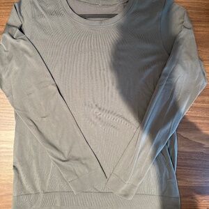 Lululemon relaxed fit swiftly